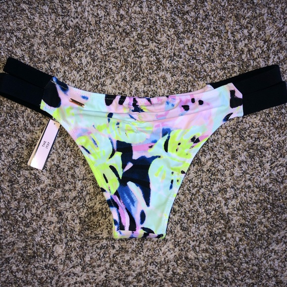 NWT VS Bathing Suite Bottom 👙 - Picture 2 of 3